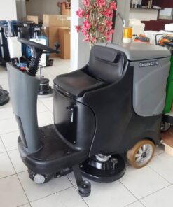 3011 - جهاز إيطالي CT110 بالبطارية بنظام القيادة لمسح وتنظيف الأرضيات